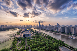 wuhan 's building season begins in earnest