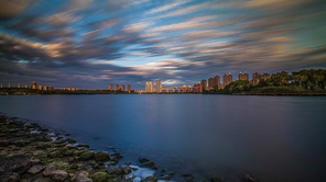 scenery,The city,slow door,The river,dawn,reflex,Travel,twilight,construction,At night,The sky,outdoors,skyline,cityscape,lake,The bridge,landscape,The moon,light