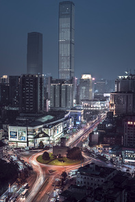 100 years ago, the Zhongshan Pavilion and the increasingly prosperous Fifth Square Place