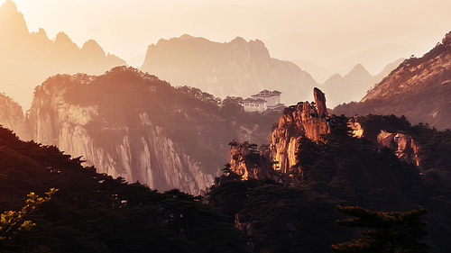 light and shadow,huangshan,Travel,dawn,landscape,outdoors,rock,At night,The sky,The valley,beautiful sceneries,twilight,backlight,light,waters,Nature,fog,Daylight,Geology.