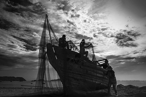 Life,scenery,black and white,Travel,nikon,capture,The sea,Transportation Systems,Sunset,The beach,No one,landscape,Boat,shipwrecked ship,The storm,The sky,shoreline