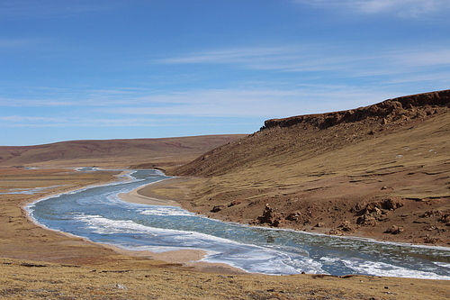 xizang,scenery,Travel,The desert,sand,outdoors,The sky,Nature,wasteland,beautiful sceneries,Daylight,It's hot,lake,shoreline,rock,The sea,The beach,The ocean,Far away.