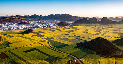 yunnan,Sunrise,rapeseed flower,Flower,construction,fog,luo ping,Sunset,outdoors,beautiful sceneries,The sea,The desert,The road,farmlands,rock,summertime,dawn,xiaoshan,Tourism,The ocean,