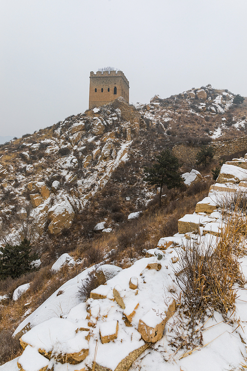 In order to photograph the snow scenes of the Great Wall, we drove 200 kilometers to Baoding, but the snow was a little small.