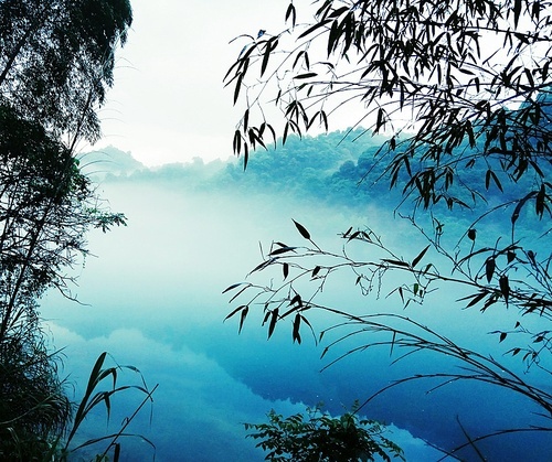 Shot at the small Dongjiang River in Chenzhou, Hunan Province.