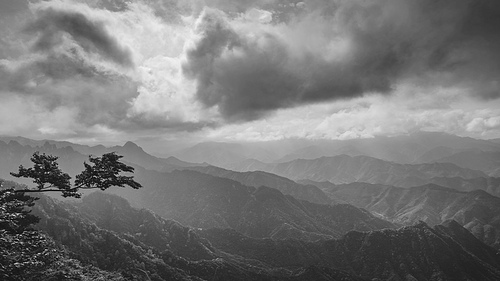 scenery,black and white,canon,Snowy,landscape,Travel,dawn,Mist,The sky,outdoors,Nature,Sunset,The storm,The valley,tree,Hiking,rain,cloud,xiaoshan