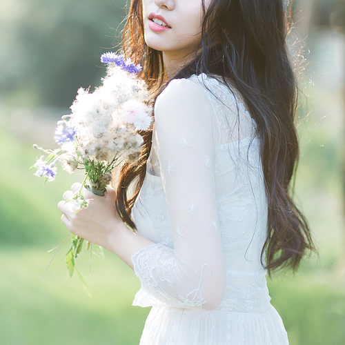 portrait,Hey,girl,canon,color,solar,system,Youre,in,charge,of,the,bug,cover,Hair,The,park,Cute,portraits,Beautiful,model,A,dress,Comfortable,weather,lawn,Sexy,Charm,Flower,