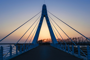 scenery,nikon,color,Sigma,shenyang,wolong lake,drawbridge,waters,structure,The city,suspensive fluid,No one,The road,light,traffic,building,The river,Sunset,twilight