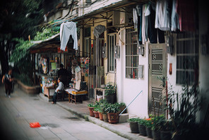 Life,documentary,The city,color,Small town,business,Shopping,The house,construction,Travel,Daylight,market,The road,outdoors,road surface,No one,building,Tourists,Housing