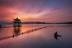 sunset clouds,scenery,wide angle,canon,west lake,slow door,Long exposure.,hangzhou,B.WAY, THE BLUE PLANET, THE APRIL.,The sky.,Calm down.,silhouette,Travel.,Quietly.,pastime,Boat.,outdoors,leisure,The river.