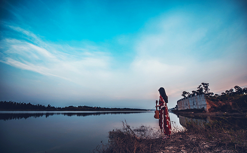 portrait,Hey, girl.,retro,nikon,ruin,changsha,literature and art,The river.,People.,Travel.,means of transportation,outdoors,The sky.,At night.,pastime,ship,twilight,tree,Daylight.,shoreline