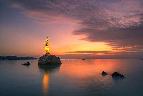 The Sunrise of the Zhuhai Fishery Girl