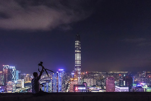 humanities,documentary,wide angle,canon,shenzhen,Climb the stairs.,CAPA, January Humane Essays,construction,Business.,twilight,The sky.,Travel.,Downtown.,light,Sunset.,The city.,The river.,The bridge.,street,waters