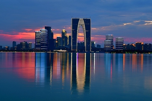 scenery,The city.,waters,twilight,Downtown.,The river.,cityscape,reflex,skyline,The sky.,At night.,skyscraper,seaside,Travel.,No one.,The bridge.,Sanctuary.,dawn,building