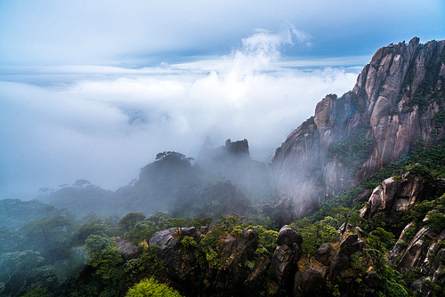 scenery,color,Travel.,fog,Nature.,shan,waters,The sky.,Mist.,rock,outdoors,summertime,cloud,beautiful sceneries,ki,xiaoshan,Daylight.,tree,shoreline,The valley.