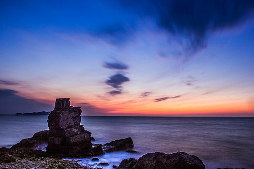 scenery,canon,dalian,color,dimming mirror,The sea.,The ocean.,At night.,The beach.,shoreline,seascape,The lighthouse.,The sky.,Travel.,The sun.,landscape,rock,outdoors,island,Surfing.