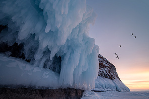 snowy mountain,scenery,Travel.,lake,ice,snowscape,russia,xiangguang,Lake Baikal l.,landscape,iceberg,Frozen.,outdoors,Nature.,It's frosted.,frost,Daylight.,The sky.,beautiful sceneries,ascend