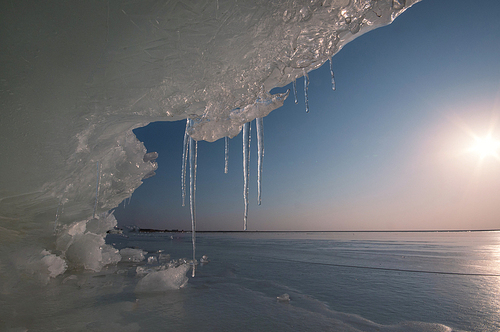 scenery,Travel.,color,The sea.,The beach.,shoreline,landscape,Sunset.,The sky.,Winter.,Nature.,ice,Snowy.,At night.,light,seascape,outdoors,The weather.,dawn