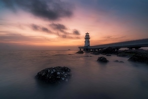 documentary,scenery,construction,The lighthouse.,zhuhai,nagaiki,The ocean.,seascape,At night.,twilight,landscape,shoreline,The sky.,No one.,light,The sun.,Travel.,lake,The storm.,cloud