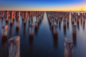 scenery,Travel.,Sunset.,dawn,marina,landscape,ki,reflex,The sky.,outdoors,The sea.,The beach.,light,shoreline,The bridge.,The ocean.,lake,At night.,twilight