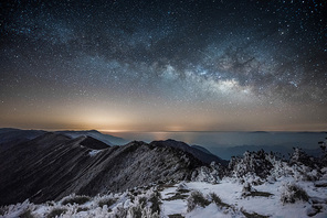 starry sky,of course.,nikon,hangzhou,the sky.,shan,landscape,.,travel.,at night.,astronomy.,dawn,outdoors,nature.,fog,exploration,ice,cold.,the sun.,twilight
