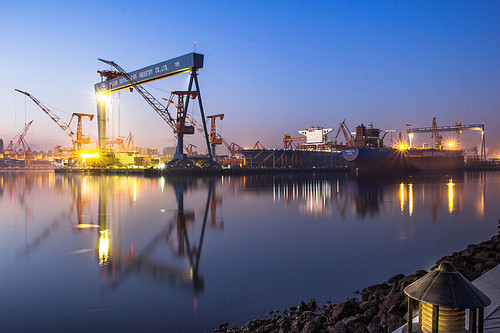 scenery,canon,The city.,dalian,color,industry,The sky.,ship,Boat.,logistics,dispatch,outdoors,The sea.,port,crane,dawn,twilight,Transportation Systems,The river.