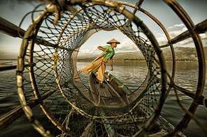 Scenery, Burma, Lake Einelah, Fisherman, Humanity,Humanity travel.,The Moose Project 2017.,The arts.,ki,Boat.,People.,Basket.,The ocean.,waters,The sky.,light,outdoors,The city.,old,The beach.,To design (decorate).,street,retro,Wheels.