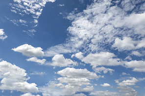 파란 하늘과 하얀 구름이있는 풍경