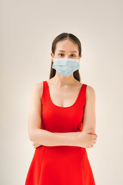 Woman wearing face mask protect filter pm2.5 anti pollution, anti smog and viruses. Air pollution, environmental concept.