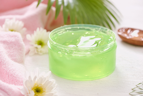 natural herbal soothing gel extracted from nature green tea for skin care