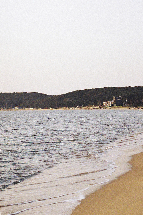파도치는 해변