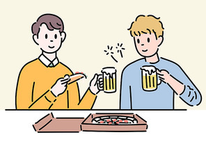 두 남자가 맥주를 마시며 피자를 먹고 있다.