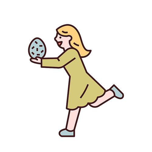 한 소녀가 계란을 손에 들고 뛰어가고 있다.