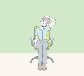 한 여성이 사무실 의자에 앉아 스트레칭 하고 있다.