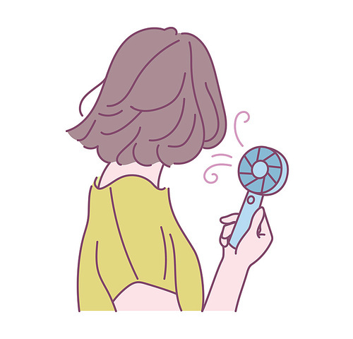 손선풍기 바람을 쐬고 있는 소녀의 뒷모습. 귀여운 손그림 스타일 일러스트레이션.