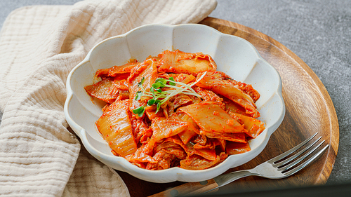 매콤하게 맛있는 한국 음식 김치볶음 요리