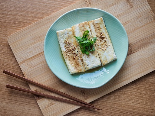 아시아 음식 두부 구이, 젓가락