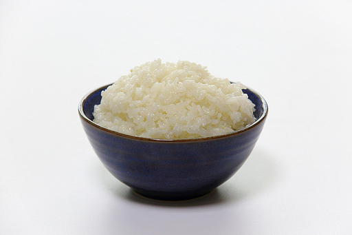 갓 지은 따뜻한 하얀 쌀밥