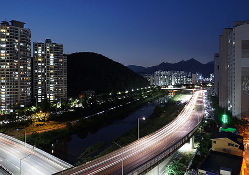 경기도 안양천의 야경