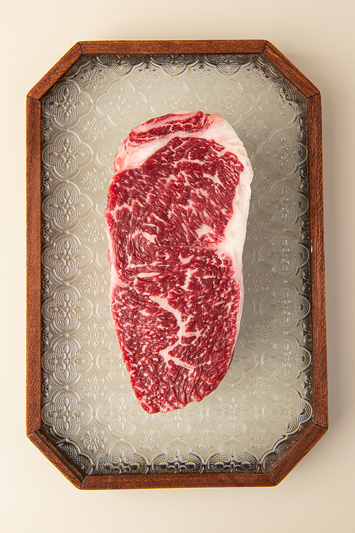 접시위에 채끝살