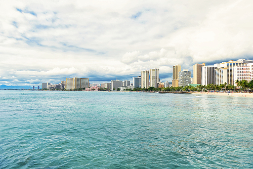 하와이 와이키키 해변과 주변 호텔건물